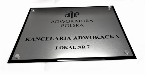Szyld grawerowany, elegancki na plexi Szyld grawerowany, elegancki na plexi