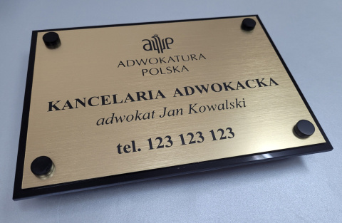 Szyld grawerowany, elegancki na plexi Szyld grawerowany, elegancki na plexi