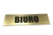 Tabliczka na drzwi z napisem BIURO
